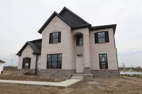 61824 Romeo Ln, Washington, MI 48094