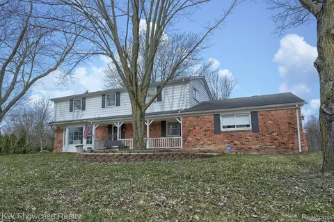28517 Kirkside Ln, Farmington Hills, MI 48334