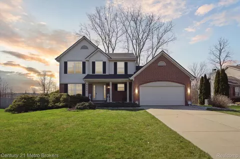 4404 Meadows Ave, Grand Blanc, MI 48439