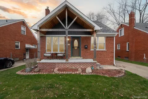 27937 Joan St, Saint Clair Shores, MI 48081