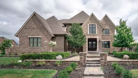 3791 Piccadilly Dr, Rochester Hills, MI 48309