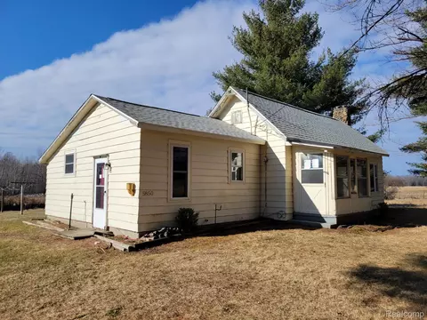 5850 Mclean Rd, Richland, MI 48770