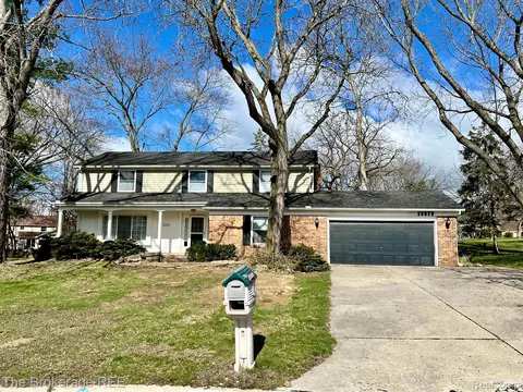 29879 High Valley Crt Ct, Farmington Hills, MI 48331