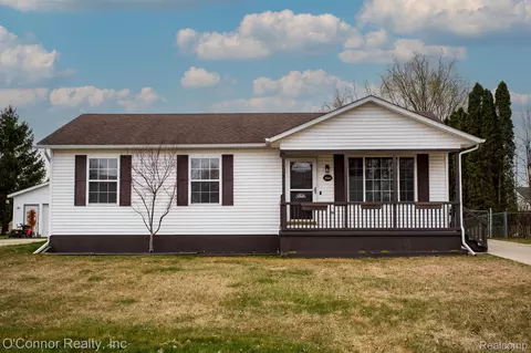 675 Heather Ln, Marysville, MI 48040