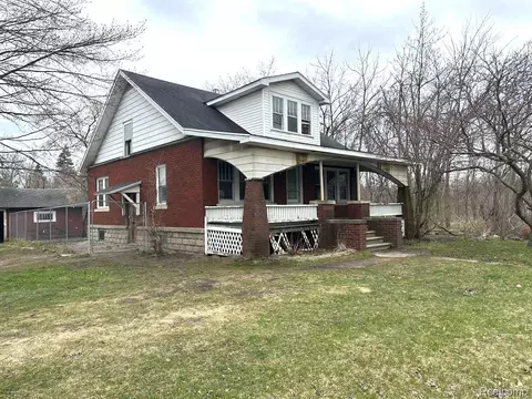 2702 Griswold St, Port Huron, MI 48060
