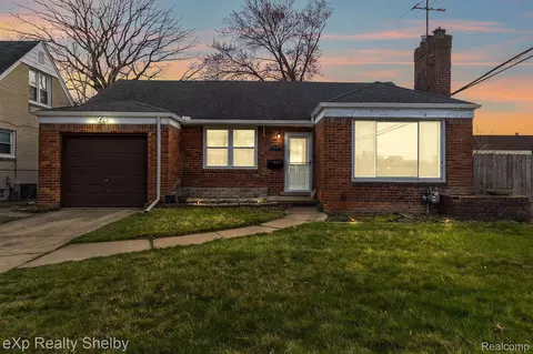 20830 Beaufait St, Harper Woods, MI 48225