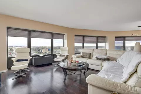 5000 Town Ctr #1305, Southfield, MI 48075