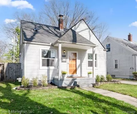 916 N Edgeworth Ave, Royal Oak, MI 48067