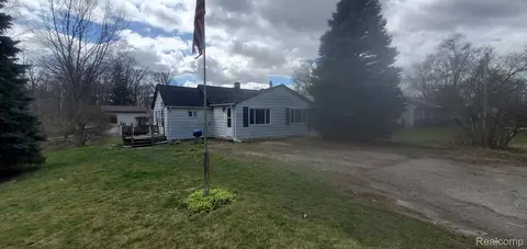 1122 Washington Dr, Grand Blanc, MI 48507 photo 1