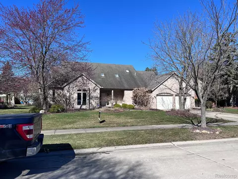 20171 Edgewood Ave, Livonia, MI 48152