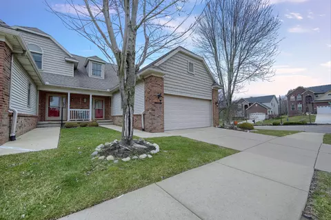 30975 Asbury Hl, Lyon, MI 48165