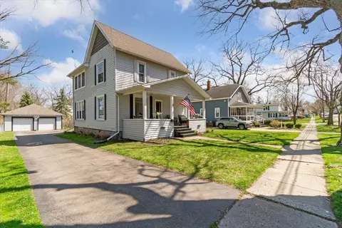 315 Jewett St, Howell, MI 48843