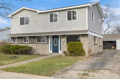 218 Vernon Dr, Pontiac, MI 48342