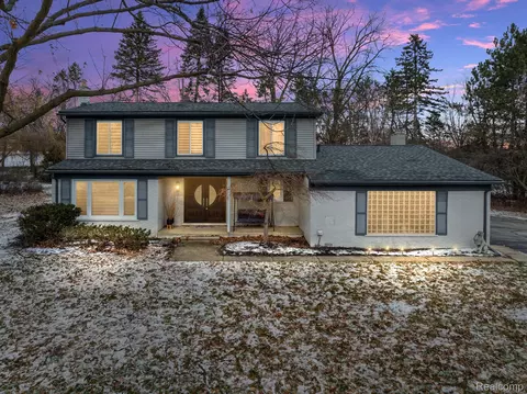 4223 Fieldbrook Rd, West Bloomfield, MI 48323