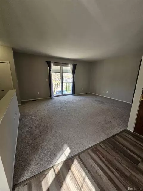 24641 N Meadow Dr, Harrison Township, MI 48045