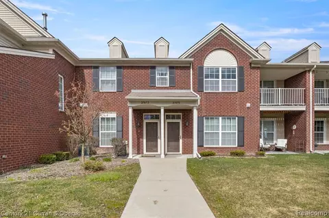 27072 Carrington, Harrison Township, MI 48045