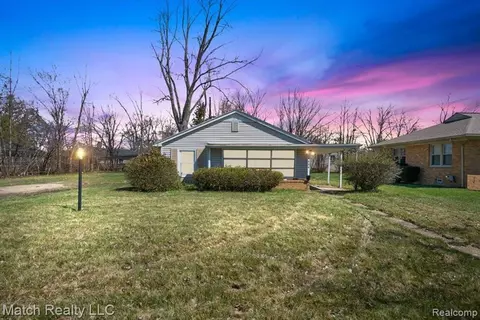 24534 Lathrup Blvd, Southfield, MI 48075