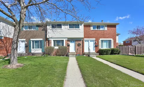 8115 Busko St, Warren, MI 48093