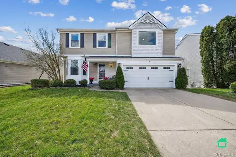 211 Aberdeen Crt Ct, Belleville, MI 48111