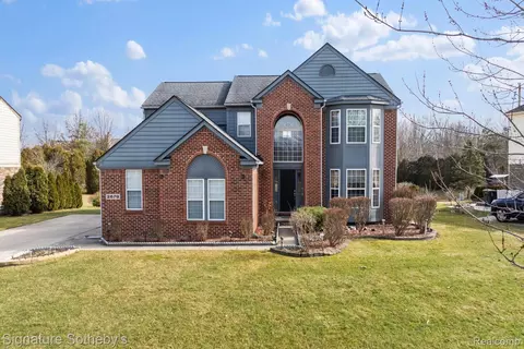 2679 N Woods Blvd, Canton, MI 48188