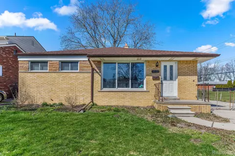 9655 Sarasota, Redford, MI 48239