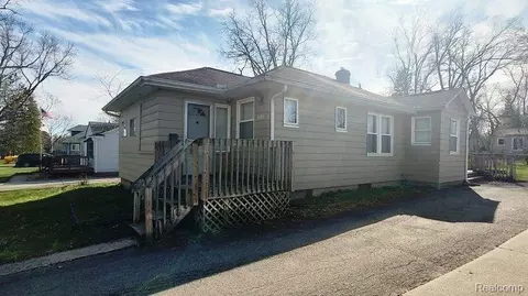 30783 Brentwood St, Southfield, MI 48076