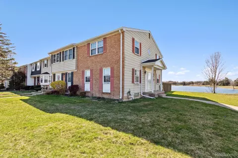 19364 Malvern Crt Ct, Northville, MI 48167