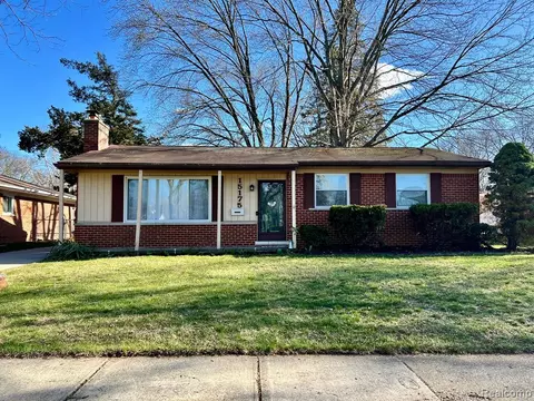 15175 Gary Ln, Livonia, MI 48154