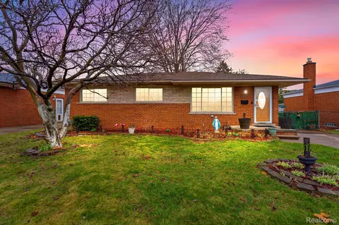 26552 Wagner Ave, Warren, MI 48089