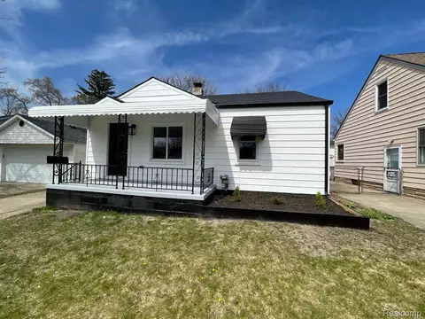 1435 E Bernhard Ave, Hazel Park, MI 48030