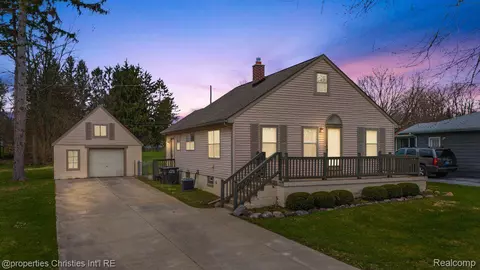 15533 Portis St, Plymouth, MI 48170