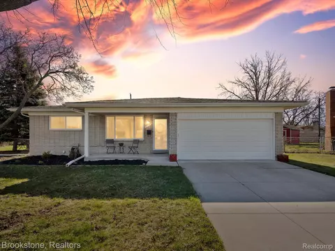 33286 Linsdale Crt Ct, Sterling Heights, MI 48310