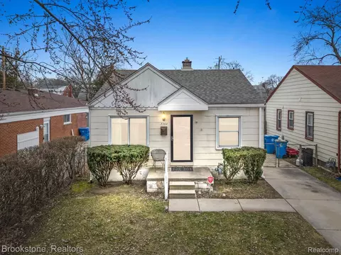 7764 Hazelton St, Dearborn Heights, MI 48127
