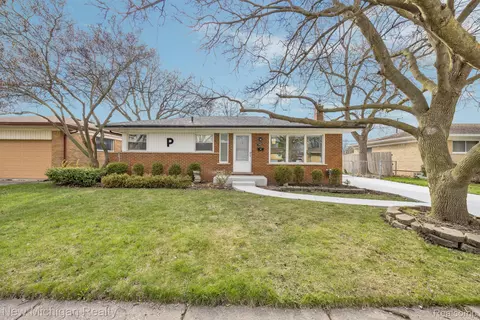 24709 Patricia Ave, Warren, MI 48091