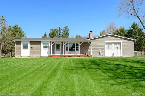 1723 Kingston Dr, Putnam, MI 48169