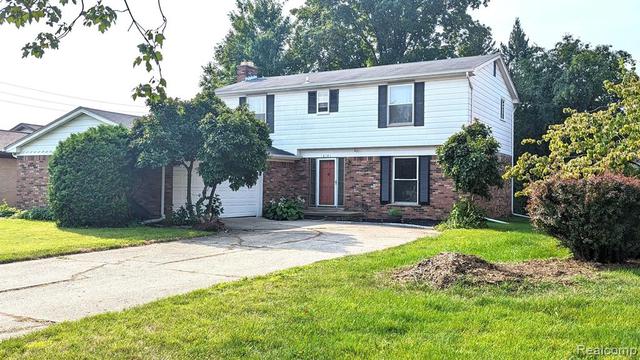18141 Roseland Blvd, Lathrup Village, MI 48076