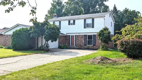 18141 Roseland Blvd, Lathrup Village, MI 48076