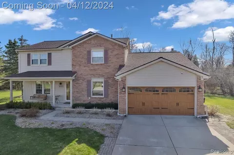 1031 Knollside, Lake Orion, MI 48362