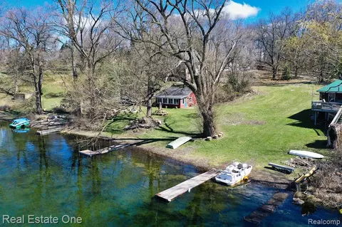 9893 Marmora, Clarkston, MI 48348