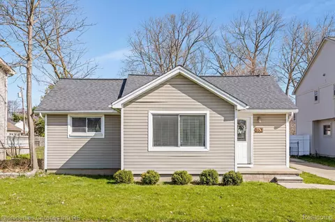 353 Hickory Dr, Troy, MI 48083