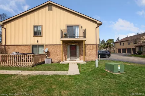 41669 Bedford Dr, Canton, MI 48187