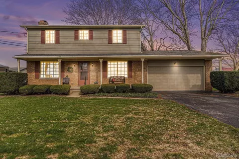 2069 Atlas Rd, Davison, MI 48423