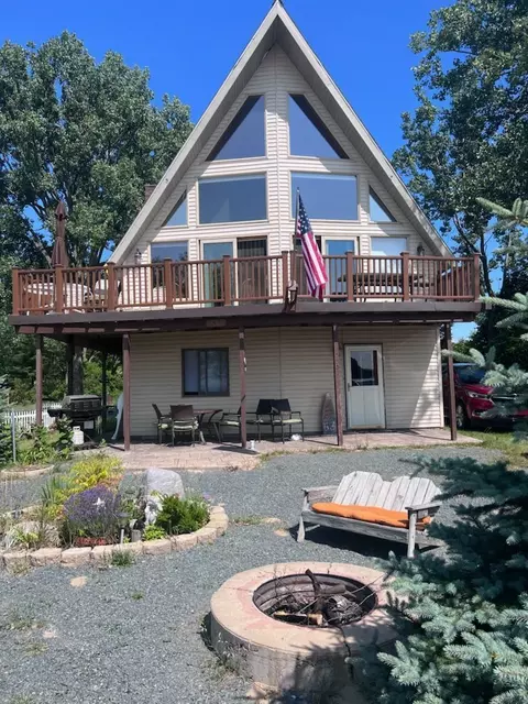 2836 N Lakeshore Dr, Golden, MI 49436