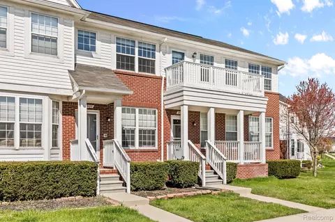 29125 Philadelphia Dr, Chesterfield, MI 48051