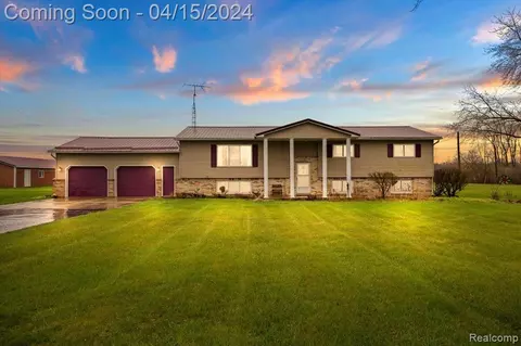 5993 Birch Run Rd, Millington, MI 48746