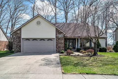 5366 Crowfoot Dr, Troy, MI 48085