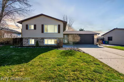 70274 Canterbury Dr, Richmond, MI 48062