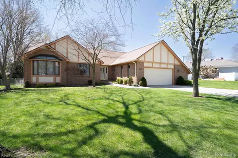 229 Benedict St, St. Clair, MI 48079