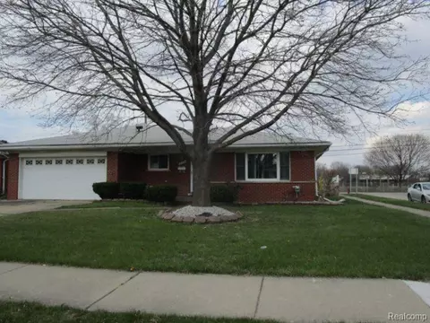 8189 Potomac, Center Line, MI 48015