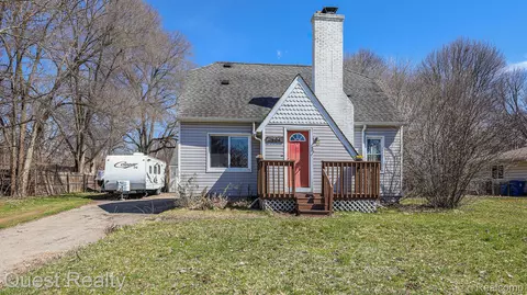 3384 Meinrad Dr, Waterford, MI 48329